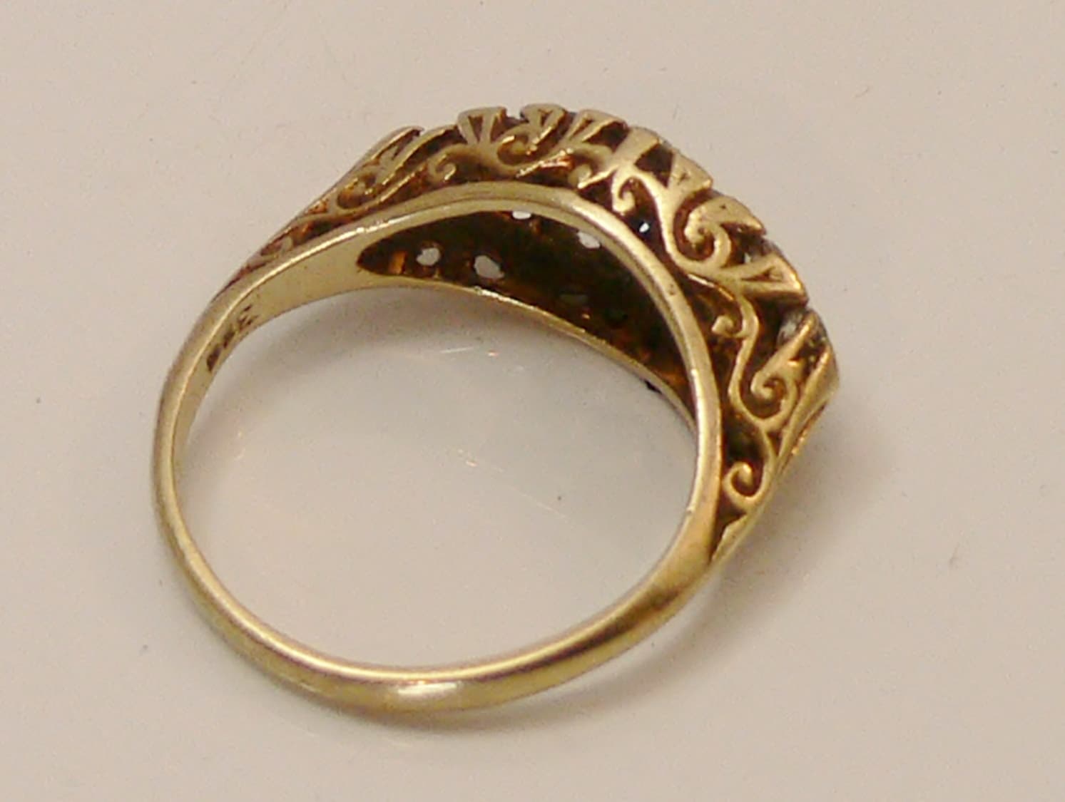 Stunning 1987 Reproduction 9ct Diamond & Sapphire Boat Ring
